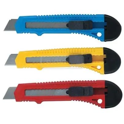Knife, blade size 18mm x 120mm, plastic handle