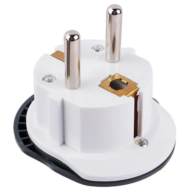 Универсальный электрический переходник на европейский стандарт эл.розеток